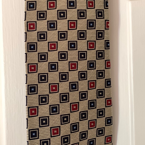 Like New Men’s Handmade Silk Neck Tie - Picture 2 of 6